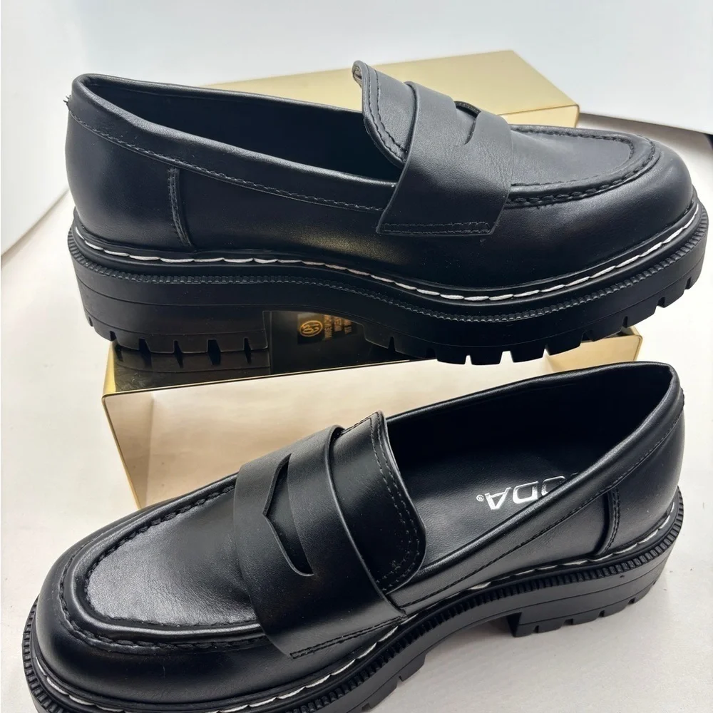 Soda Eurekas platform soho Women's Black Chunky slip on  Loafers